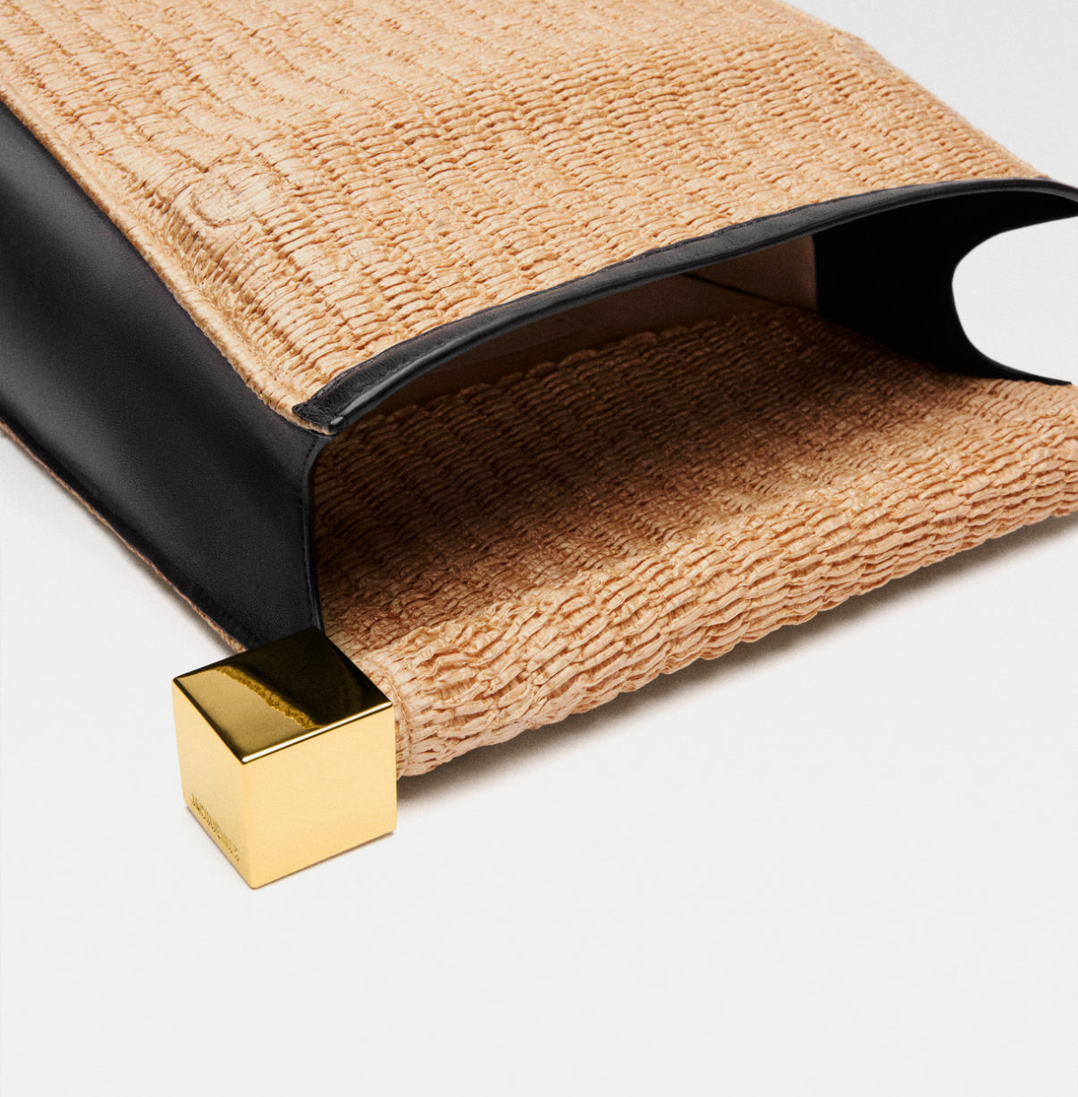 JQ Tasche - VIBE & VOGUE